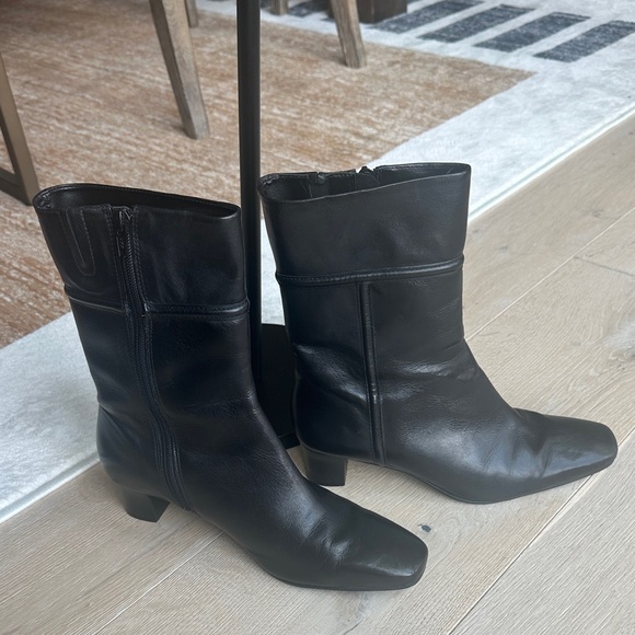 ANTONIO MELANI Shoes - ANTONIO MELANI Black Leather Mid-Calf Heeled Boots